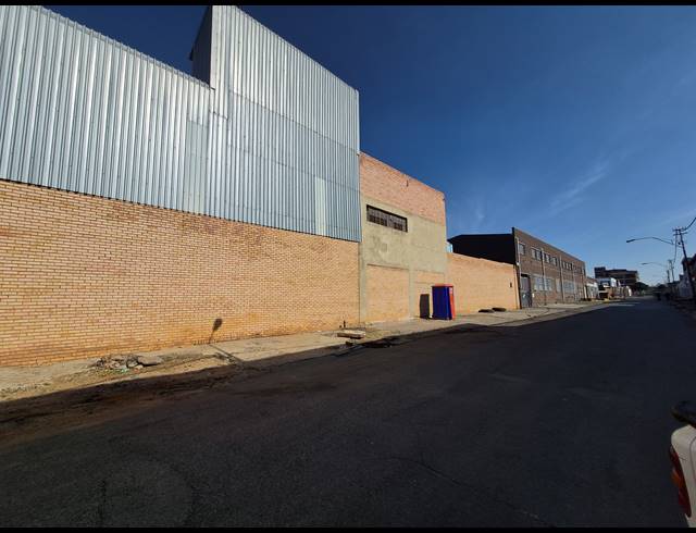 1,200M² WAREHOUSE FOR SALE IN DENVER